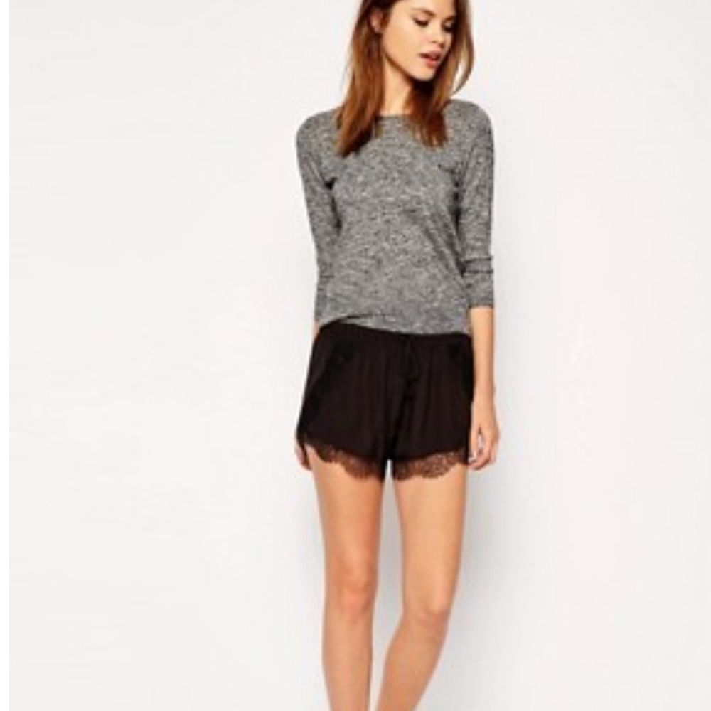 Gentle Fawn Black Eyelash Lace Hemline Shorts Sz. M